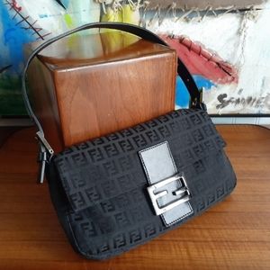 Vtg black Fendi baguette bag